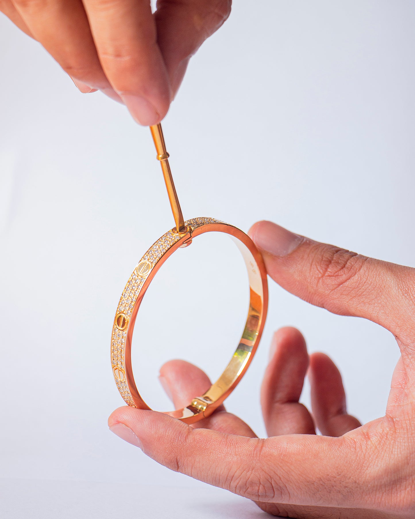 Brazalete de Tornillos Full Diamantes