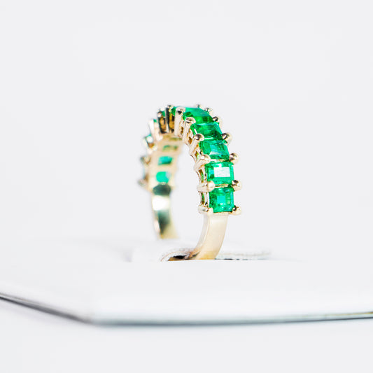 Anillo de Esmeraldas