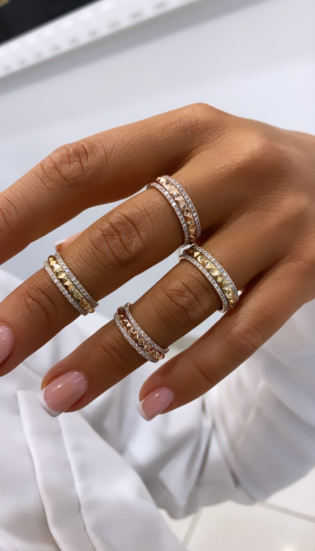 Anillo Pirámide