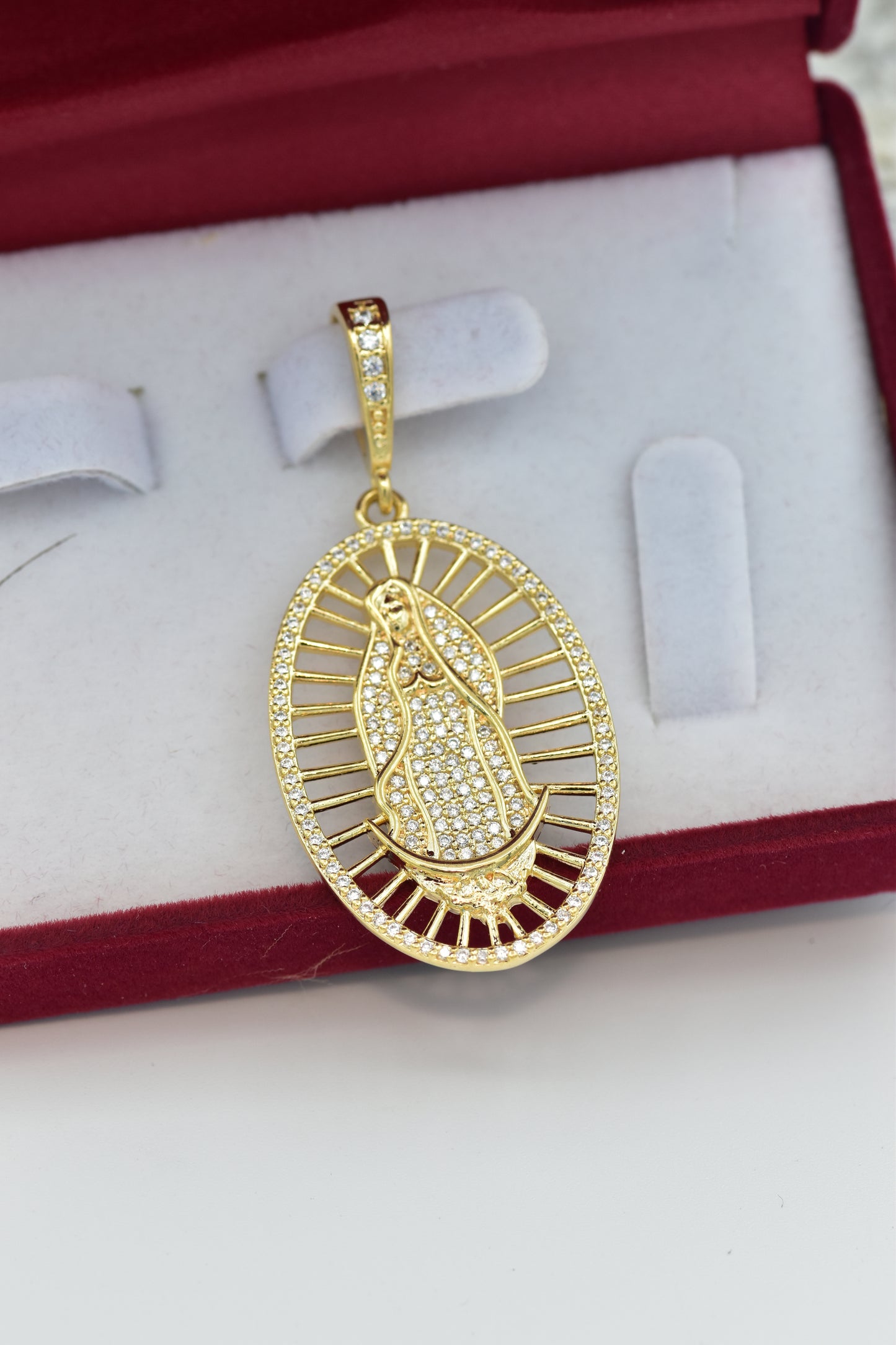 Dije Guadalupe Swarovski
