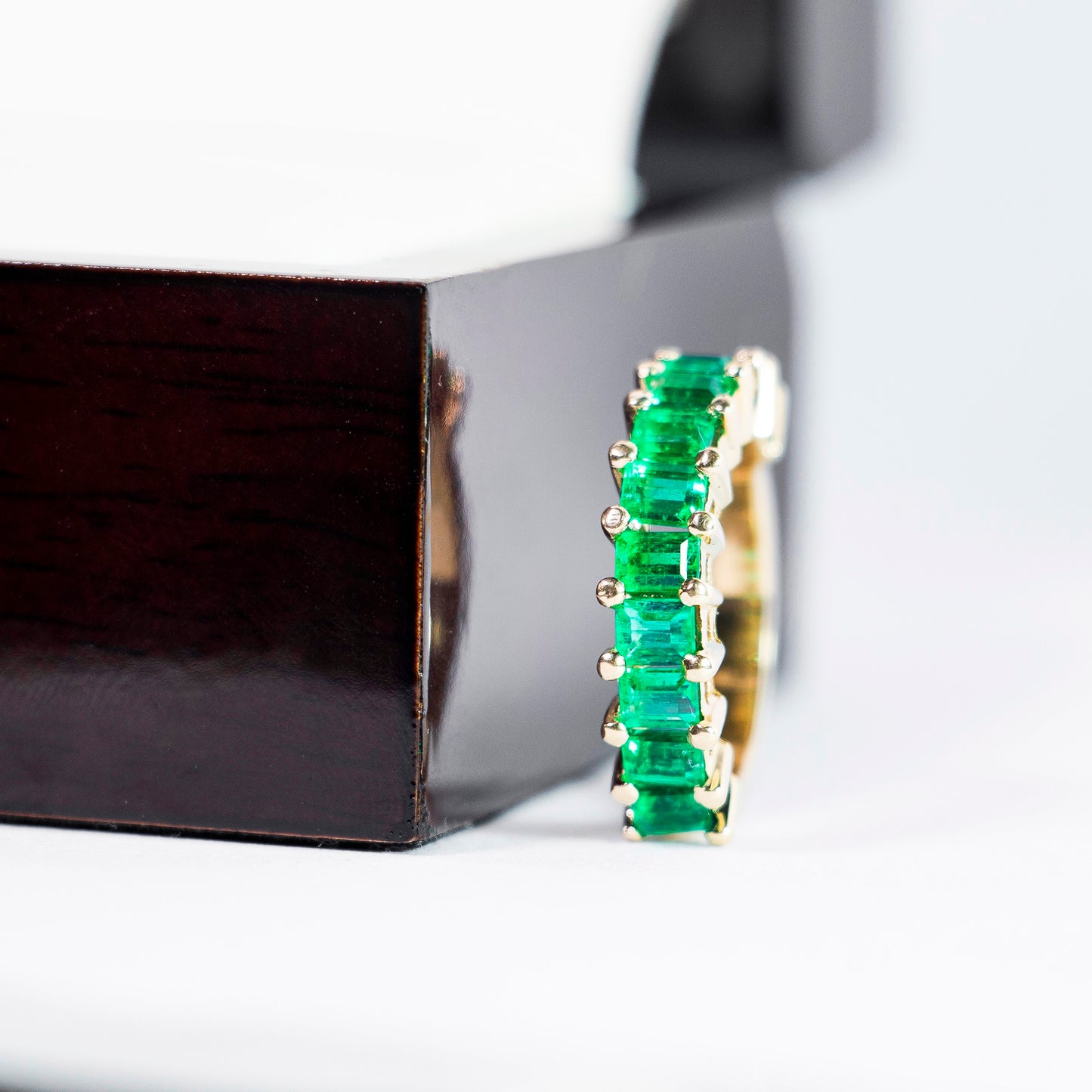 Anillo de Esmeraldas